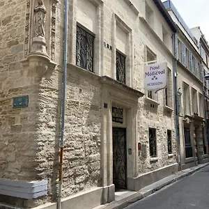 Le Médiéval 3*, Aviñón Francia
